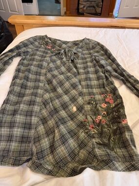 Eddie Bauer Green Plaid Floral Tie-Neck Blouse